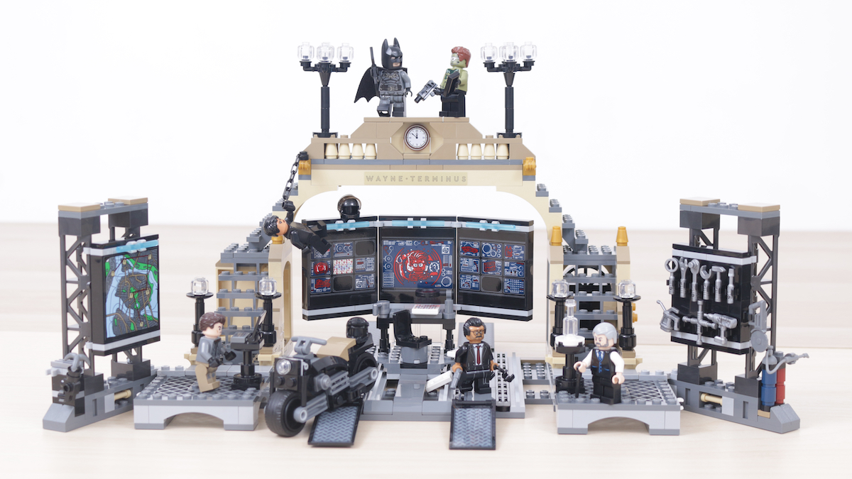 LEGO Batman 76183 Batcave: The Riddler Face-off full review